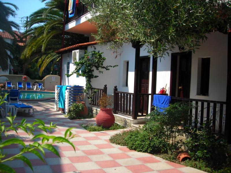 Pella House Hotell Pefkochori Exteriör bild